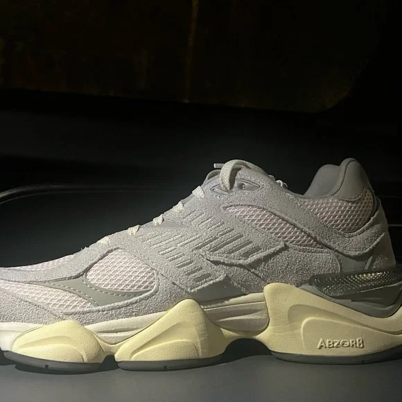 New Balance White Sneakers - Picture 2 of 9